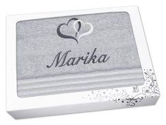Dárkové balení osušky se jménem linie světle šedá Srdíčka
