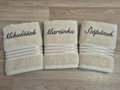 Komfortní osuška SE JMÉNEM 70x140 Linie béžová