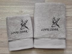 Dárková sada ručník + osuška pro myslivce Hlava jelena + Lovu zdar šedá