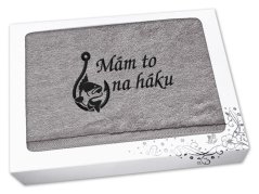 Dárkové balení ručníku pro rybáře Mám to na háku šedá