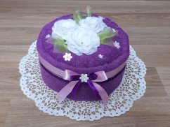 Textilní dort z osušky Sofie fialová