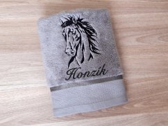 Osuška se jménem NA PŘÁNÍ 450g Kůň Apollo šedá