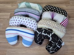 Cestovní polštářek podkova Puntík hnědobílý