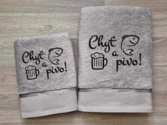 Dárkové balení osušky pro rybáře Chyť a pivo šedá