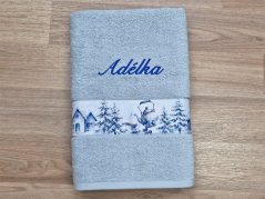 Osuška se jménem NA PŘÁNÍ 70x140 Zimní vesnička stříbrná