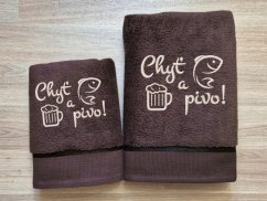 Dárkové balení ručníku pro rybáře Chyť a pivo hnědá