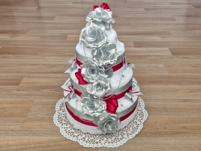 Třípatrový dort z osušek a ručníků Diana bordó-stříbrná