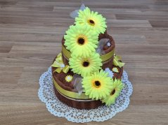 Dvoupatrový dort z ručníků a osušky Sandra hnědá