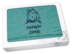 Dárkové balení ručníku pro rybáře Kapr + Petrův zdar petrolej