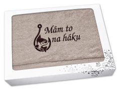Dárkové balení osušky pro rybáře Mám to na háku béžová