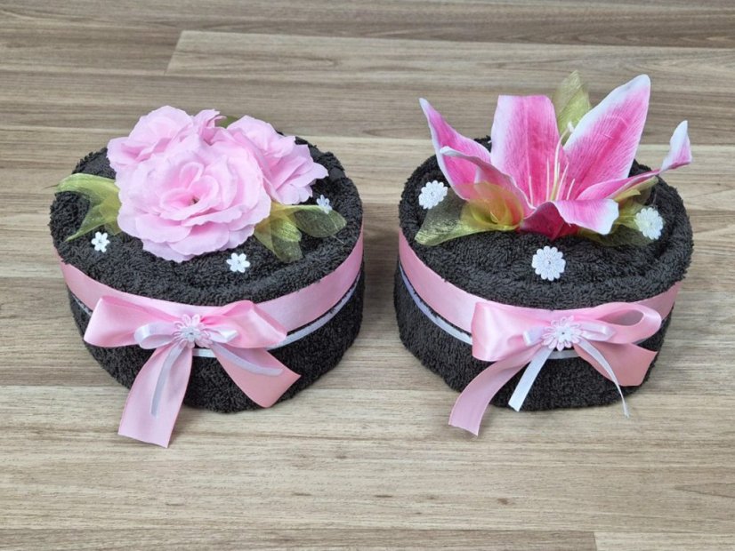 Malý dort z ručníku SAM tmavě šedý