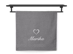 Ručník se jménem ratanika tmavě šedá 50x100 Srdce
