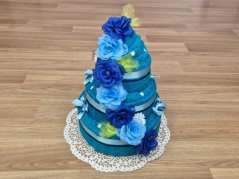 Třípatrový dort z ručníků a osušek Kasandra azur