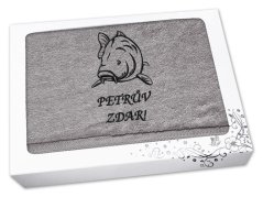 Dárkové balení ručníku pro rybáře Kapr + Petrův zdar šedá