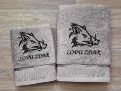 Dárkové balení ručníku pro myslivce Kanec + Lovu zdar šedá