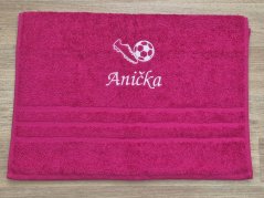 Ručník se jménem NA PŘÁNÍ purpur 50x100 Kopačka a míč