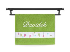 Malý ručník se jménem NA PŘÁNÍ 30x50 Barevná srdíčka zelená