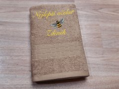 Osuška se jménem NA PŘÁNÍ 450g Nejlepší včelař tmavě béžová