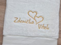 Ručník Propojená srdce se jmény smetanový