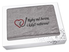 Dárkové balení ručníku pro rybáře Ryby mě berou... šedá