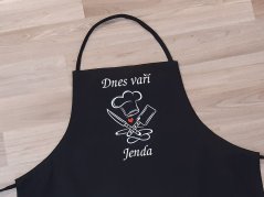 Zástěra pro kuchaře černá 72x100 Dnes vaří + jméno na přání
