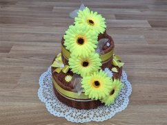 Dvoupatrový dort z ručníků a osušky Sandra hnědá