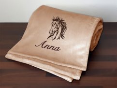 Deka se jménem NA PŘÁNÍ 150x200 Kůň Apollo na čokoládové 300g
