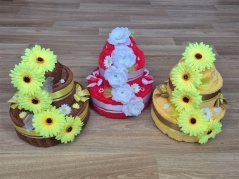 Dvoupatrový dort z ručníků a osušky Sandra hnědá