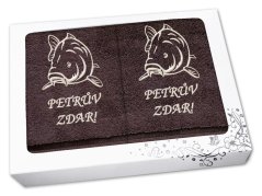 Dárková sada ručník + osuška pro rybáře Kapr + Petrův zdar hnědá