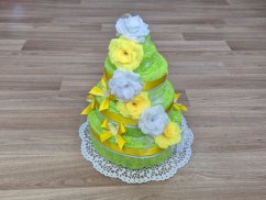 Třípatrový dort z ručníků a osušek Kasandra pistácie