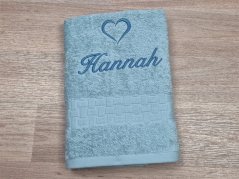 Ručník 50x100 mint s vyšitým srdíčkem a jménem Hannah