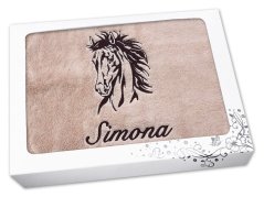 Dárkové balení ručníku SE JMÉNEM NA PŘÁNÍ Kůň Apollo béžový