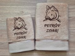 Dárkové balení ručníku pro rybáře Kapr + Petrův zdar béžová