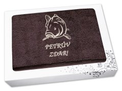 Dárkové balení osušky pro rybáře Kapr + Petrův zdar hnědá