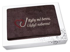Dárkové balení ručníku pro rybáře Ryby mě berou... hnědá