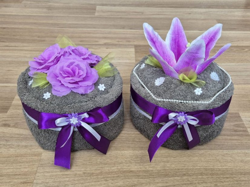 Malý dort z ručníku SAM stříbrná