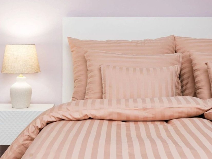 Povlak na polštář 50x70 Atlas grádl proužek 2,5 cm tmavě béžový